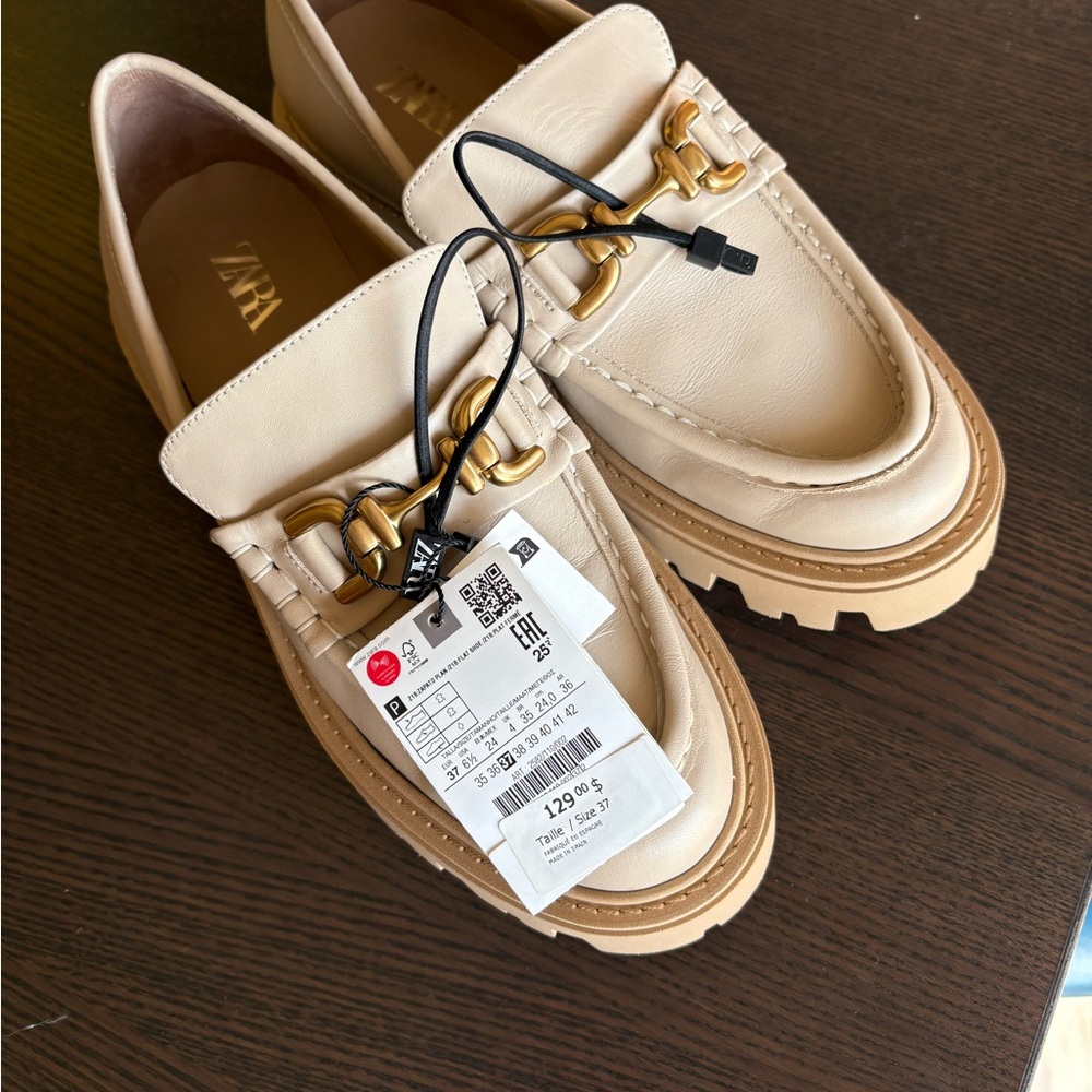 Zara Women's Cream Loafers with Gold Accent